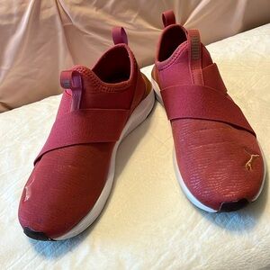 Ladies yoga style shoe